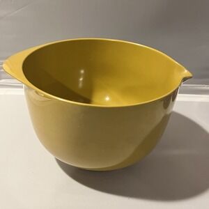 Vintage ROSTI Mepal Mixing Bowl In Yellow Gold Melamine 2 Liter DENMARK Spout